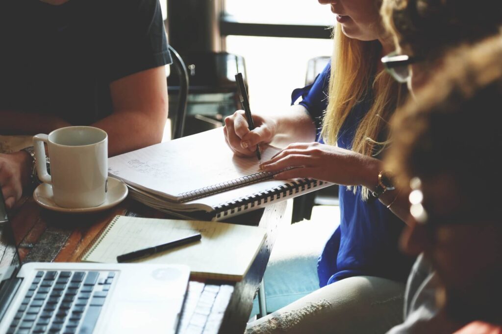 Family mediation session with a neutral mediator in Thornhill, Ontario